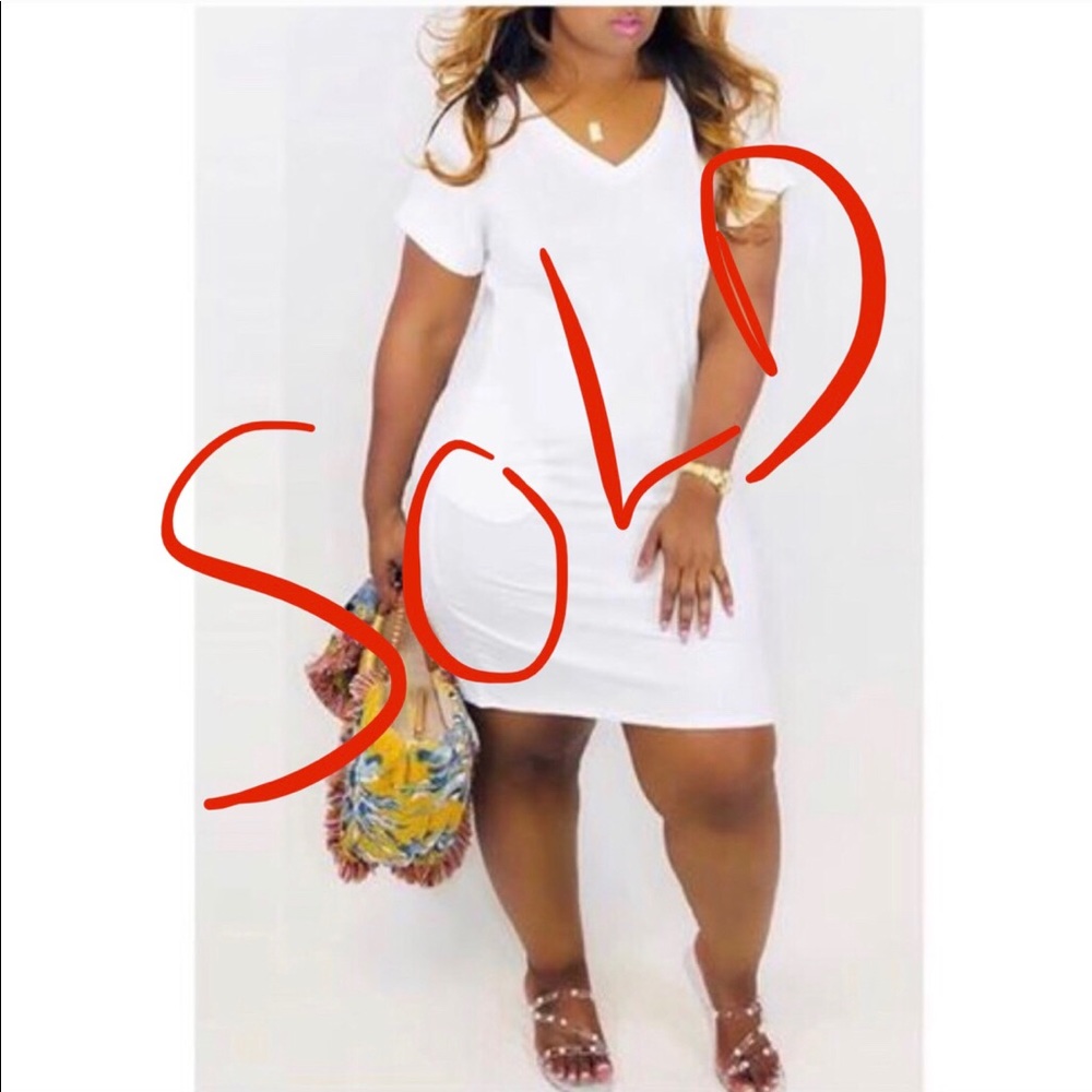 Nice white dress fits more like an XL
